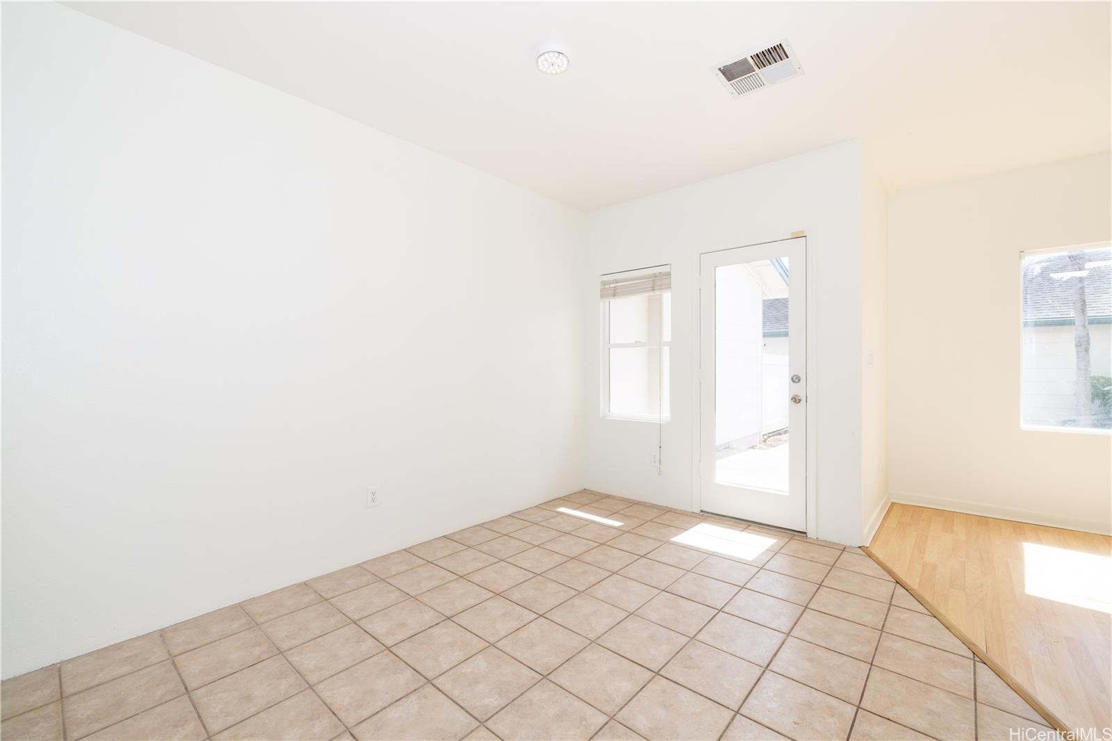 Photo 6 of 25