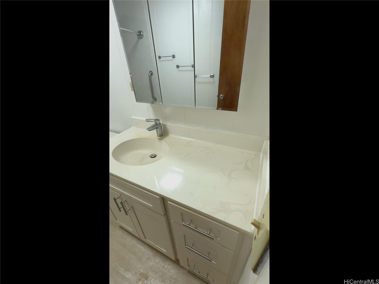 Photo 8 of 25