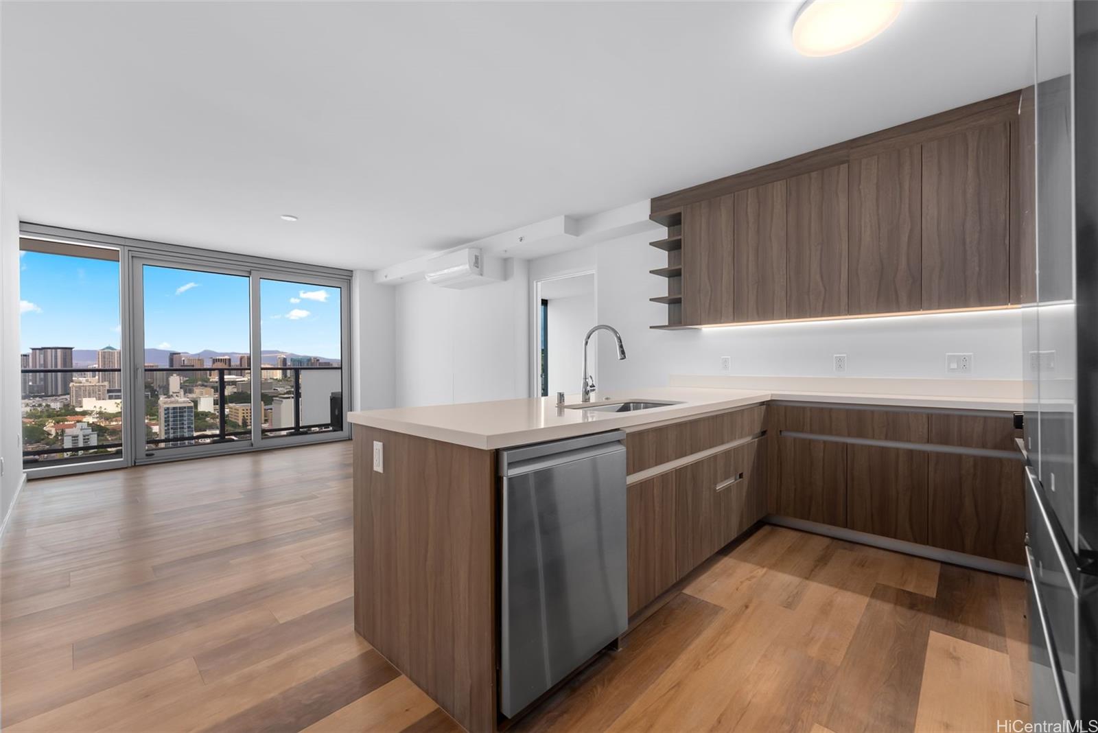 1515 Liona Street  Unit 3014