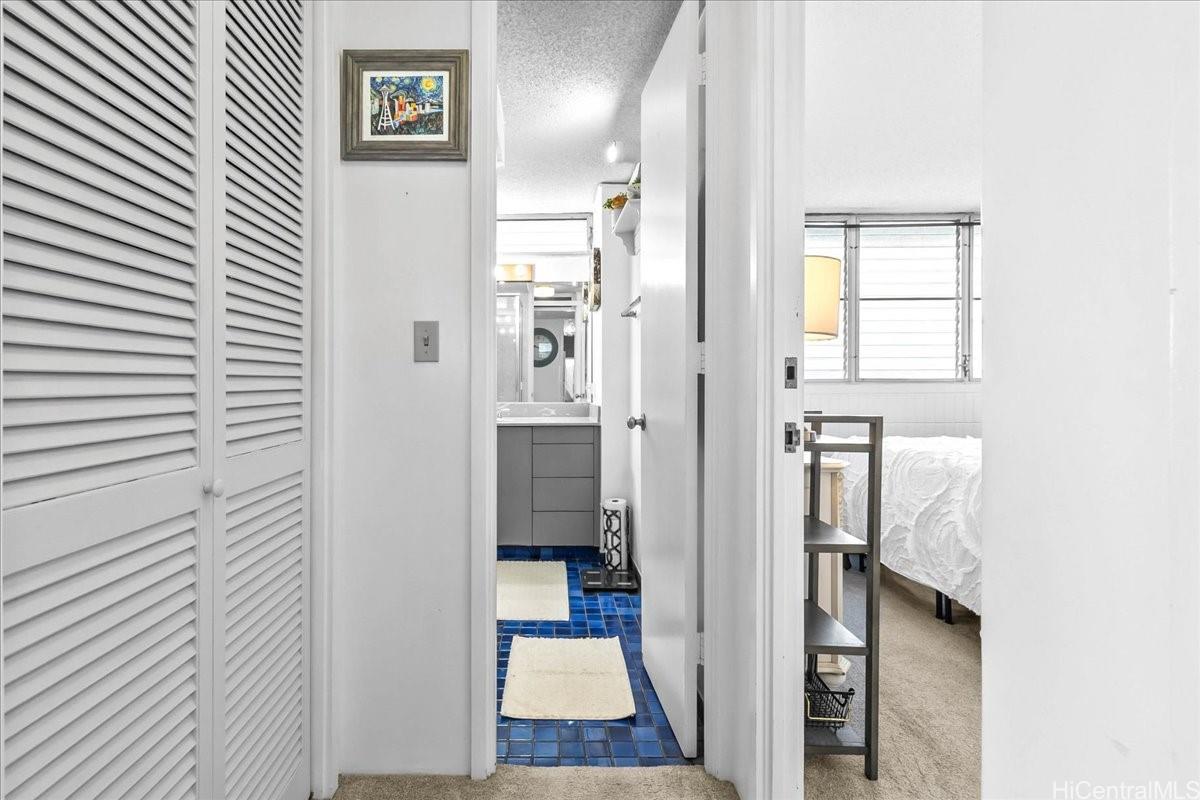 1325 Wilder Avenue  Unit 5 Makai