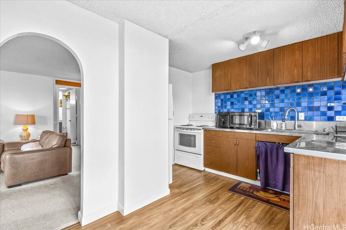 1325 Wilder Avenue  Unit 5 Makai