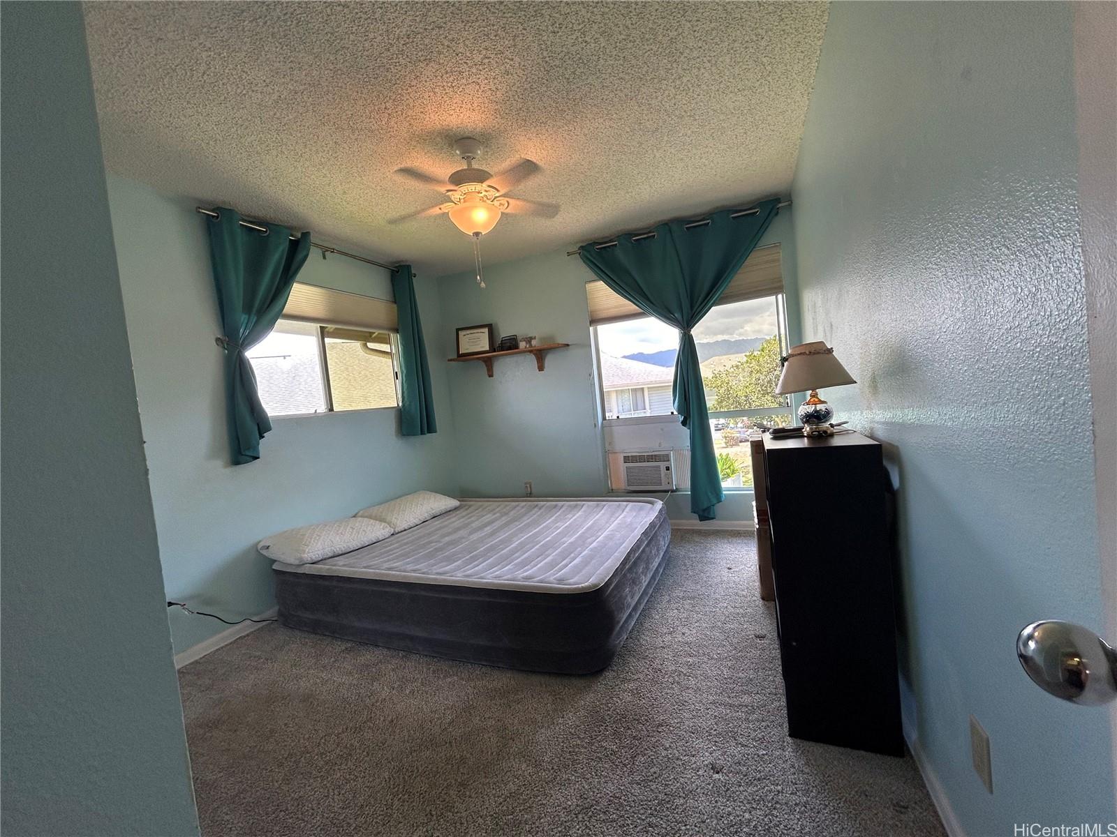 Photo 18 of 24