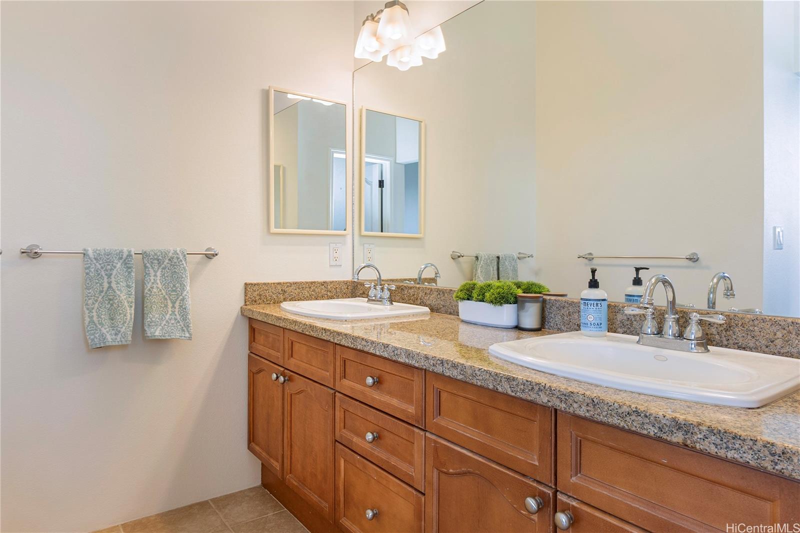 92-1087 Palahia Street  Unit B