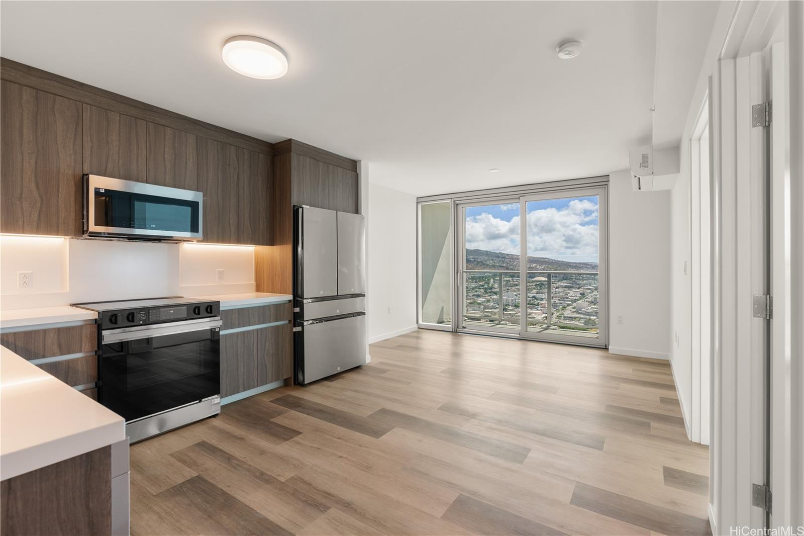 1515 Liona Street  Unit 4003
