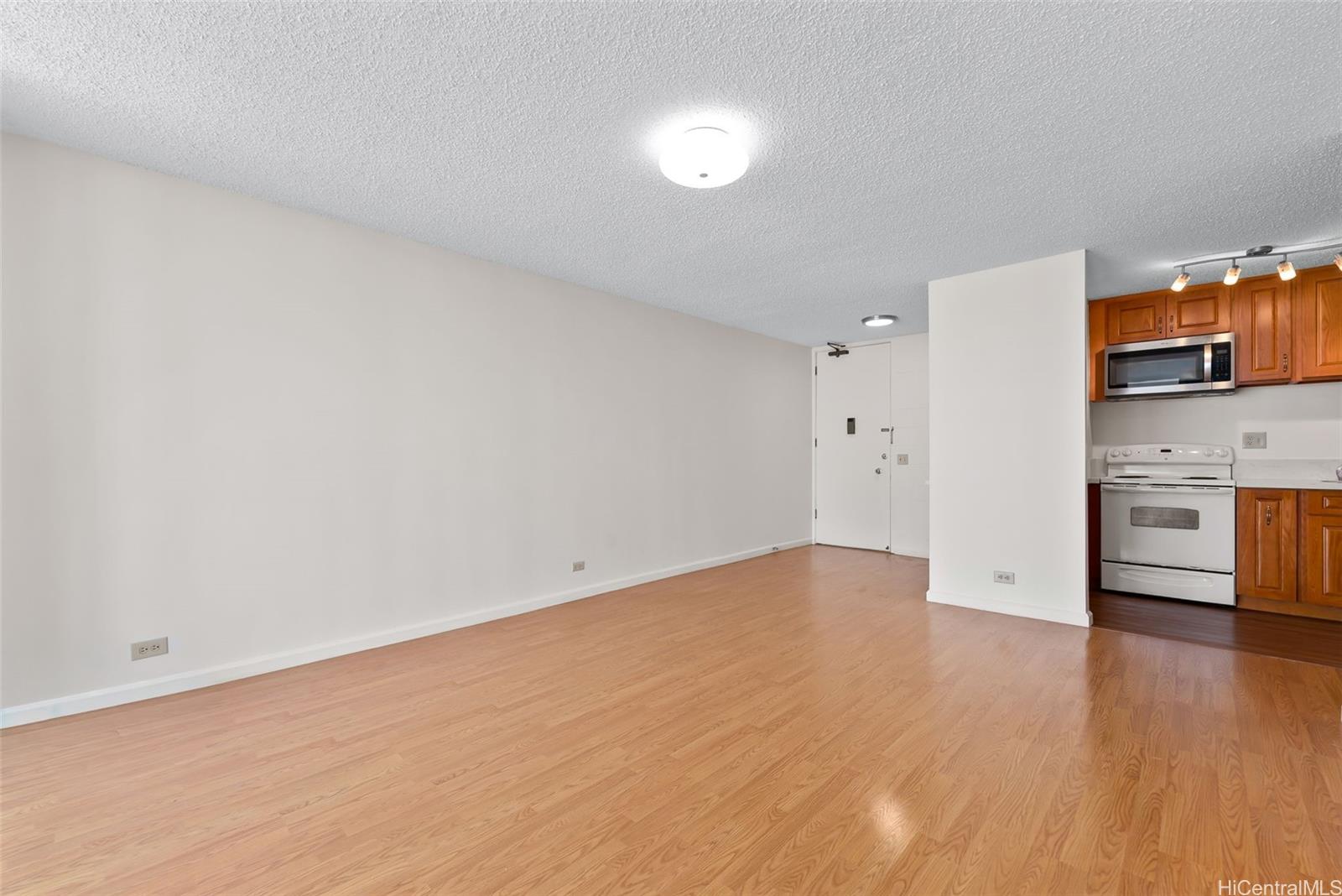 Photo 6 of 25
