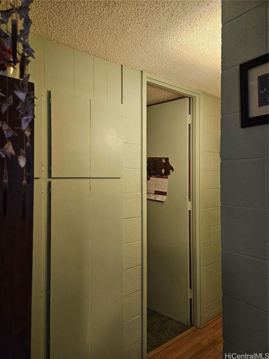 Photo 3 of 7