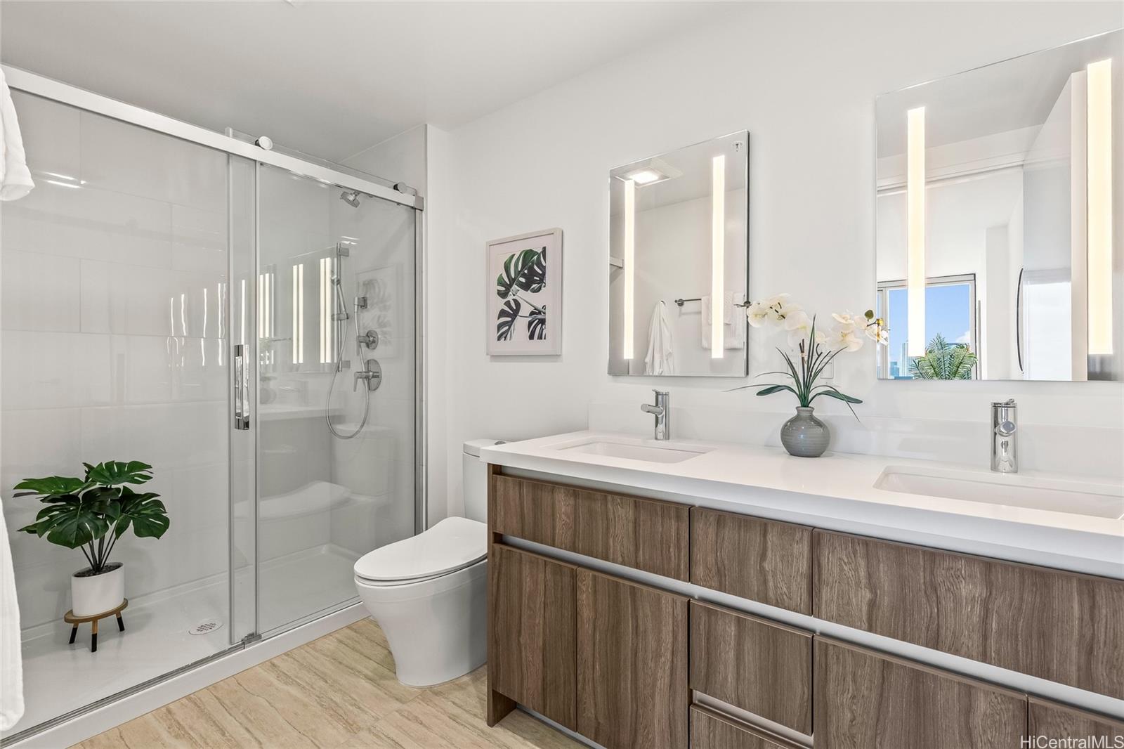 1515 Liona Street  Unit 1202