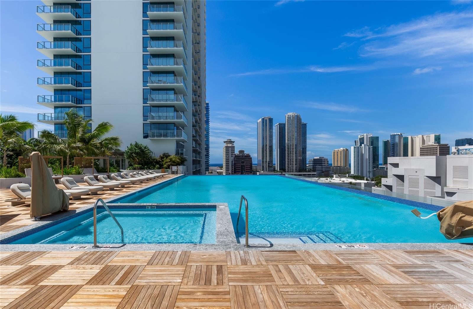 1515 Liona Street  Unit 1202