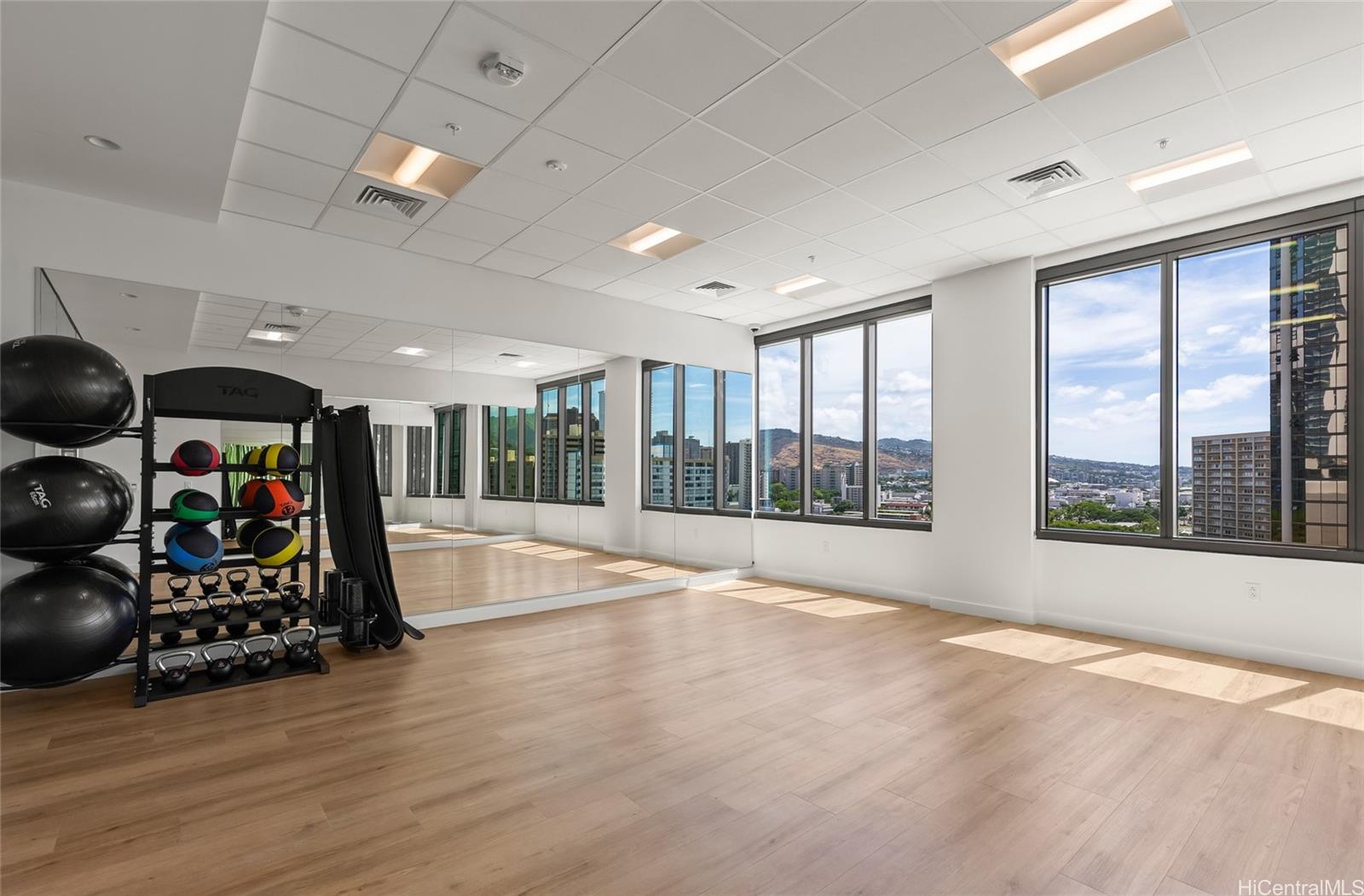 1515 Liona Street  Unit 1202
