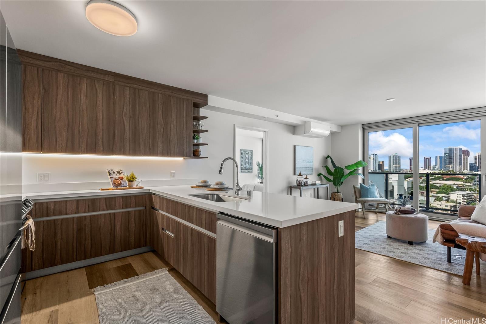 1515 Liona Street  Unit 1202