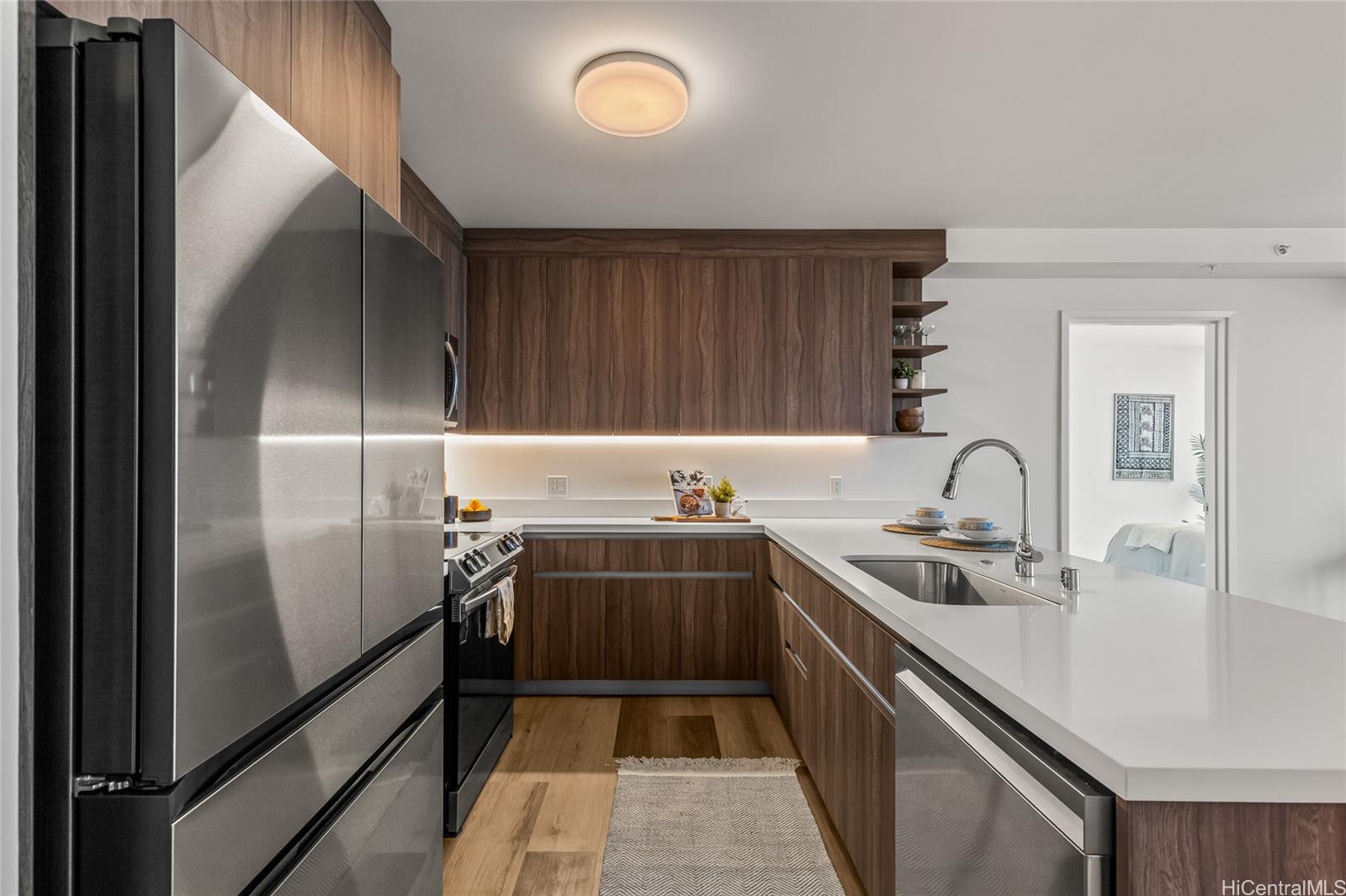 1515 Liona Street  Unit 1202