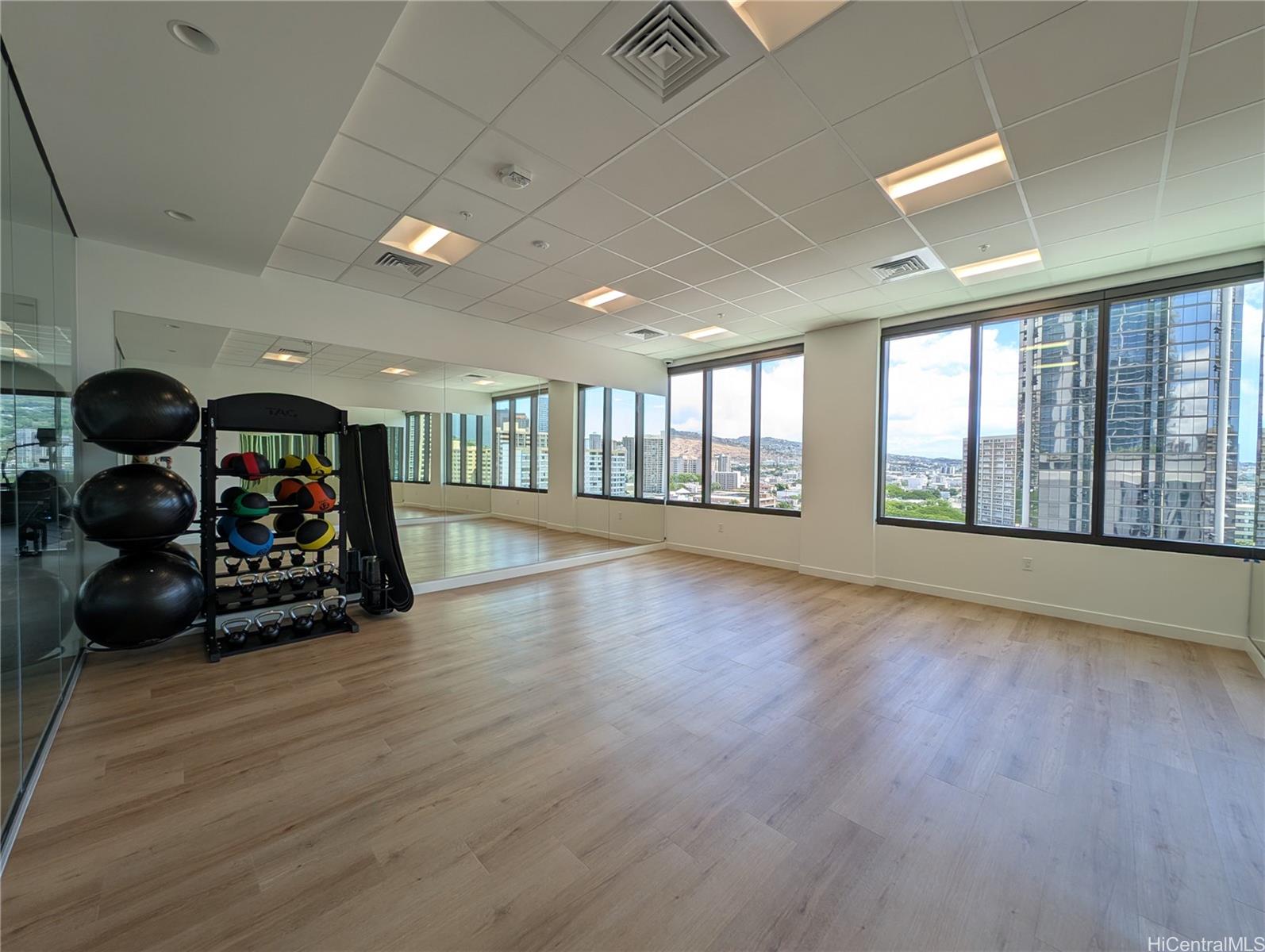 1515 Liona Street  Unit 1810
