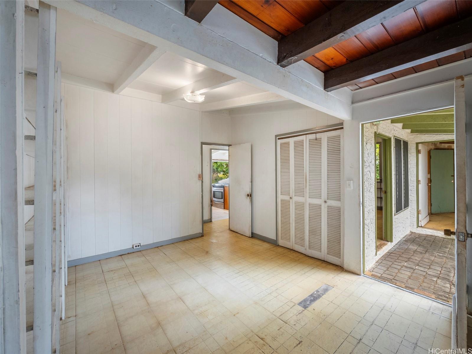 743 Akumu Street