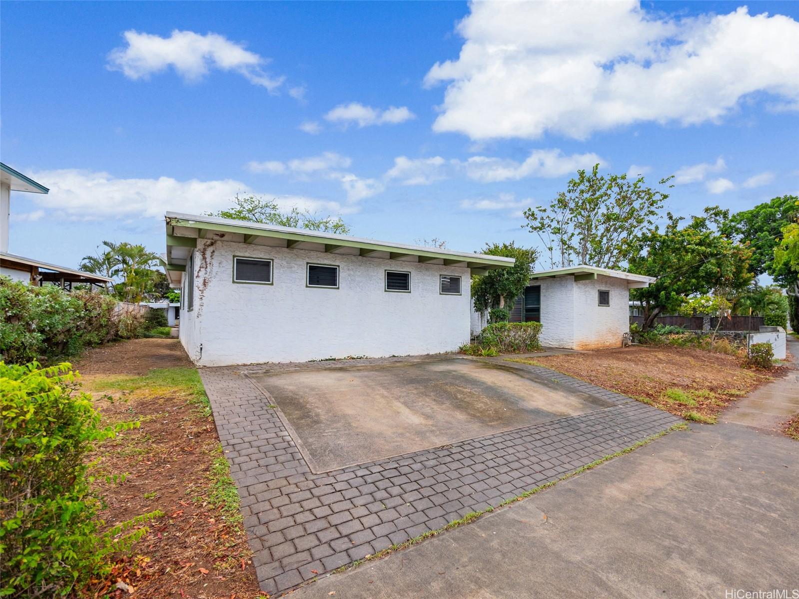743 Akumu Street