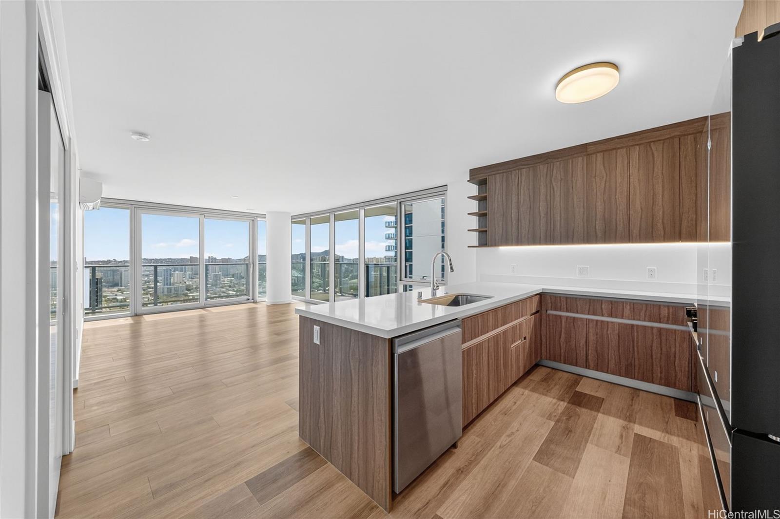 1515 Liona Street  Unit 4001