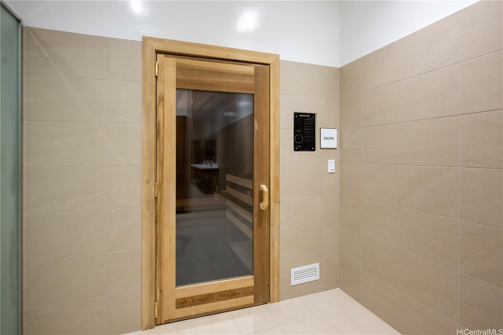 1515 Liona Street  Unit 3900