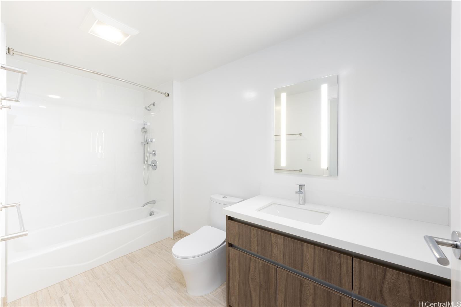 1515 Liona Street  Unit 3900