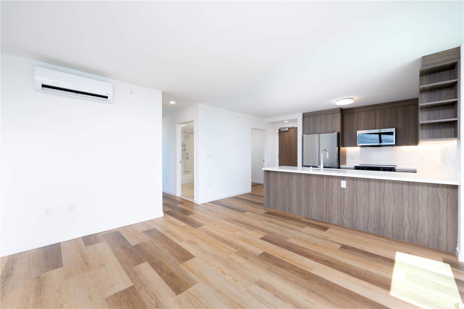 1515 Liona Street  Unit 3900