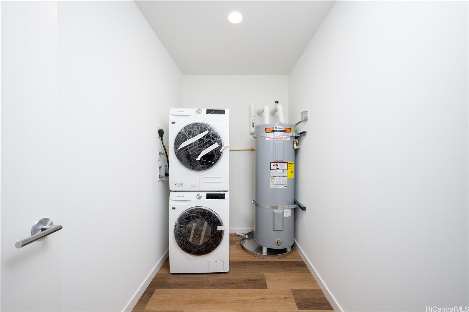 1515 Liona Street  Unit 3900