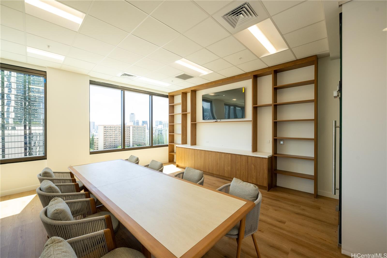 1515 Liona Street  Unit 3900