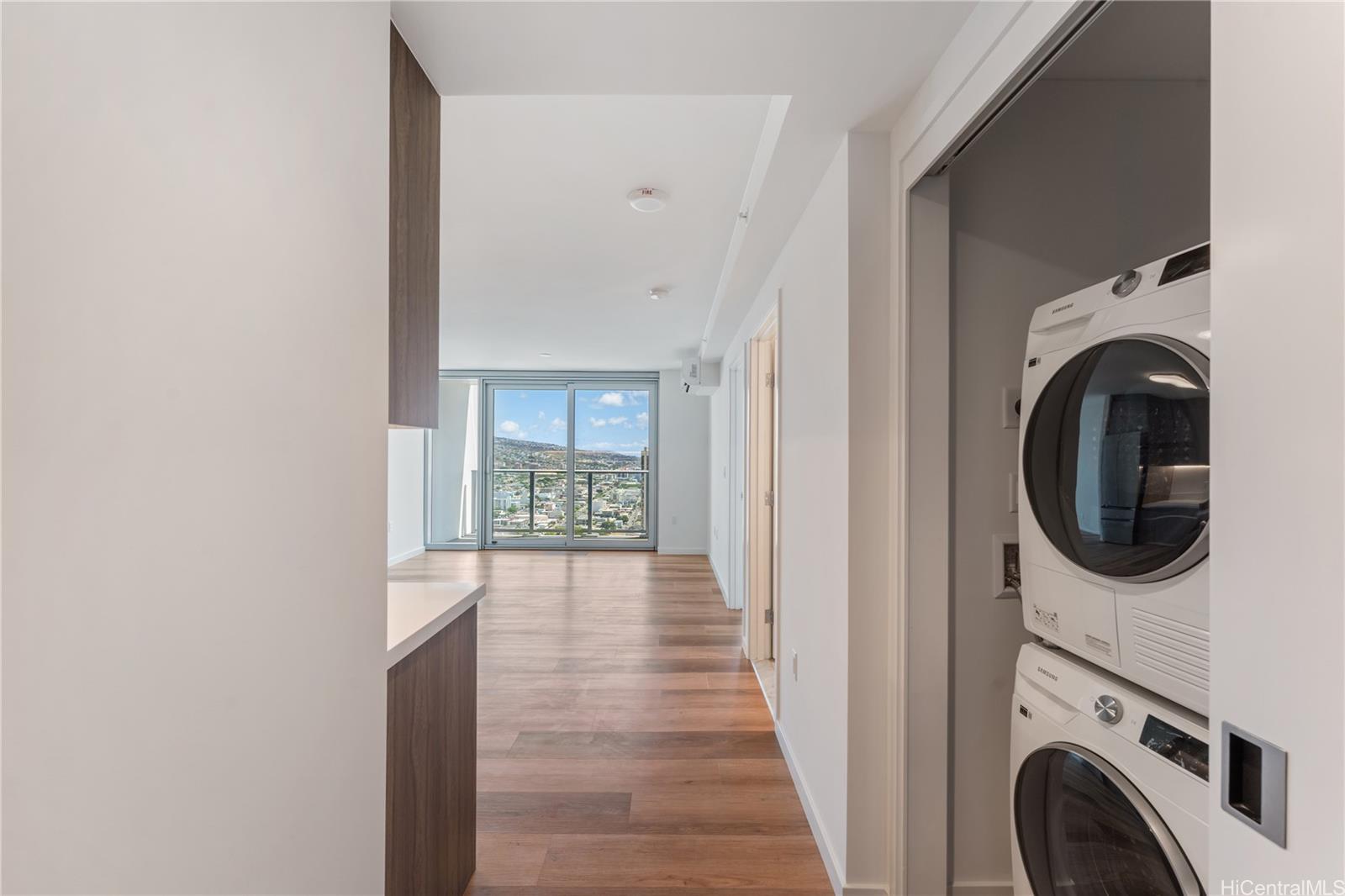 1515 Liona Street  Unit 3703