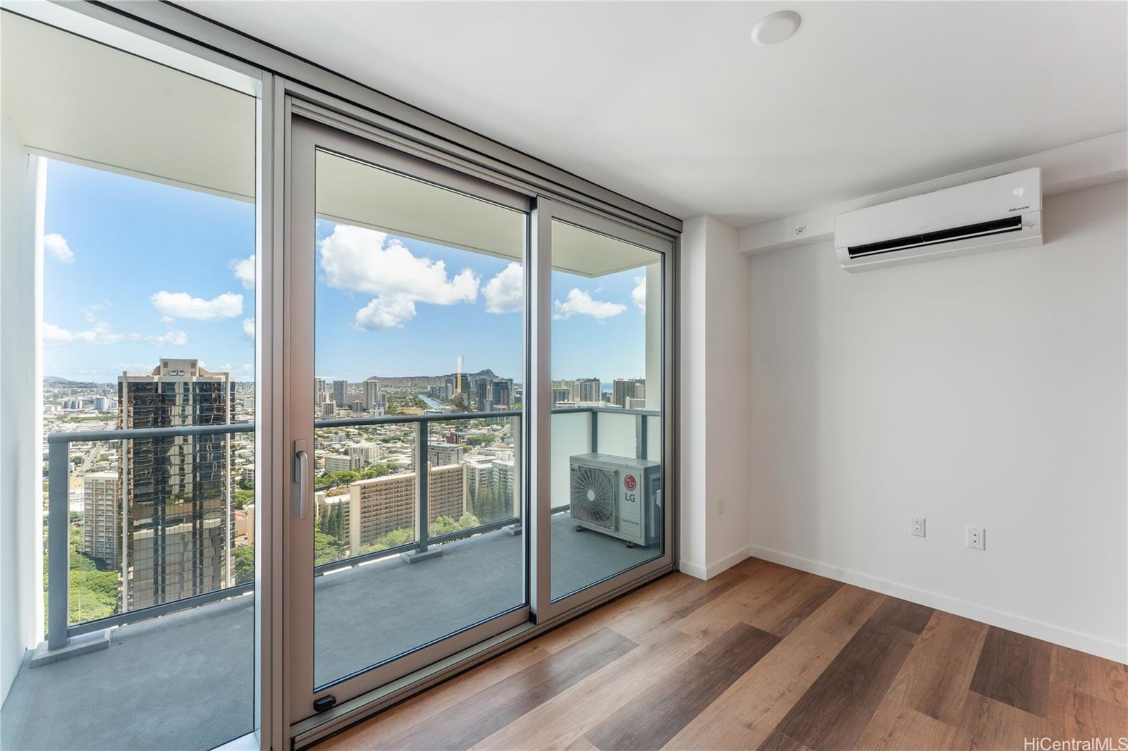 1515 Liona Street  Unit 3703