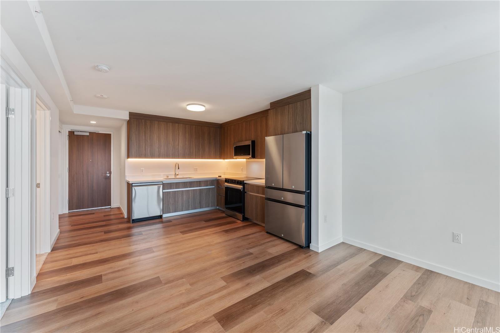 1515 Liona Street  Unit 3703
