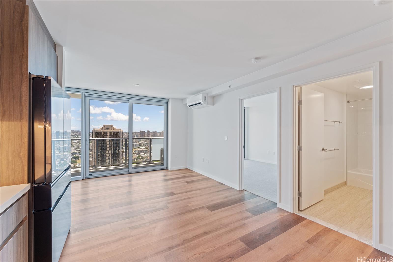 1515 Liona Street  Unit 3703