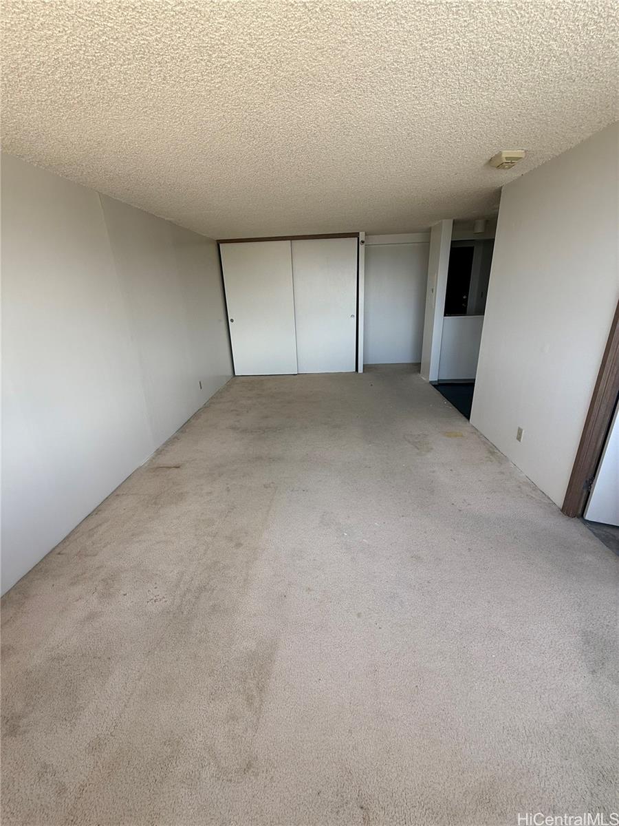 Photo 16 of 25