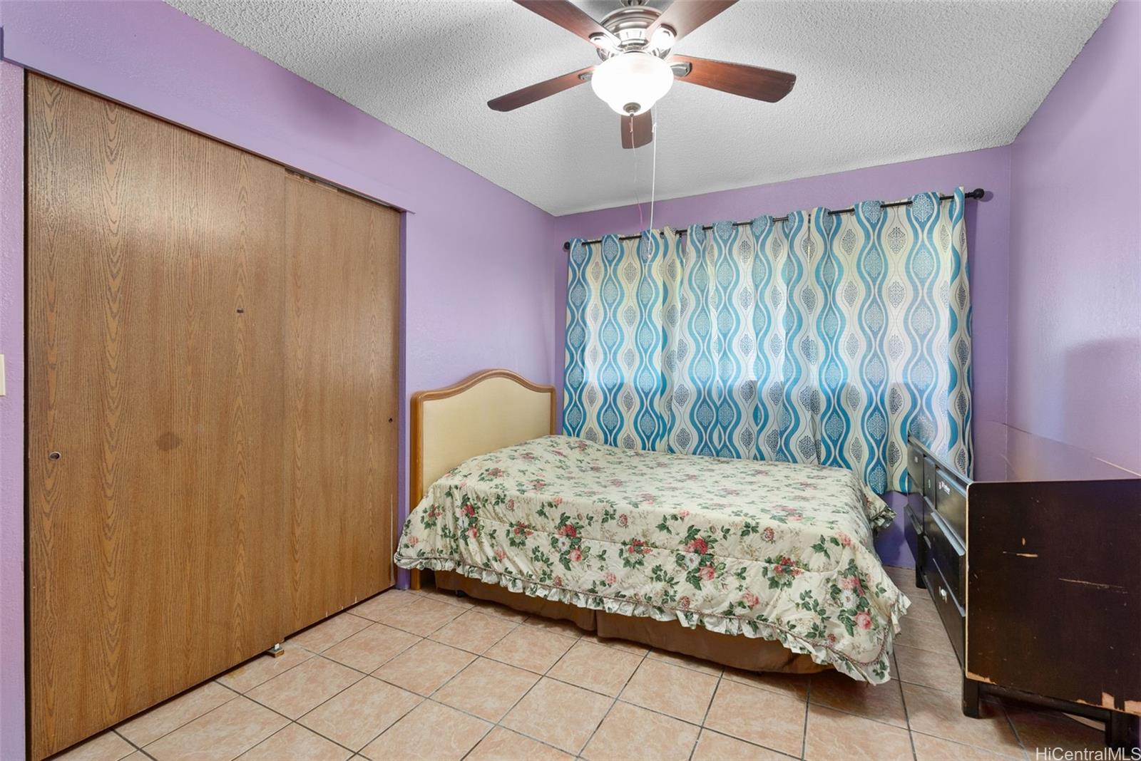 Photo 11 of 25