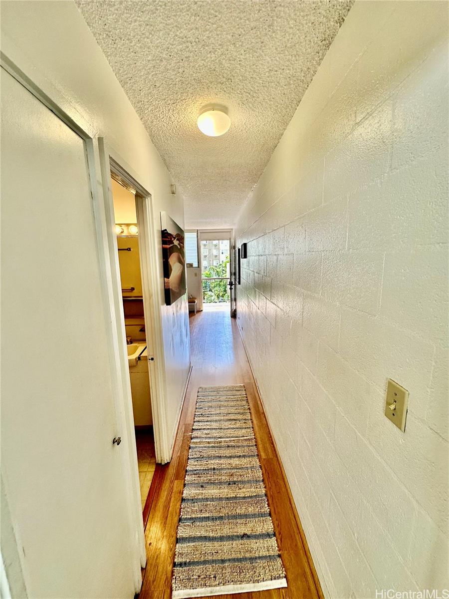 1863 Kaioo Drive  Unit 404