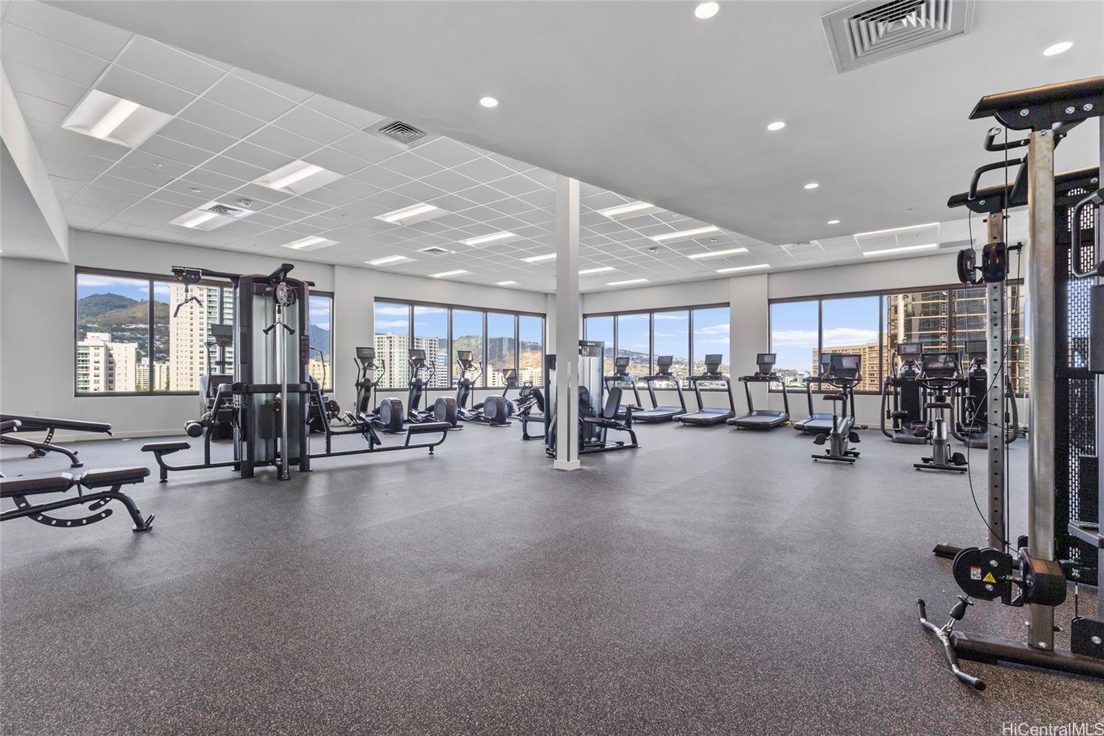1515 Liona Street  Unit 610