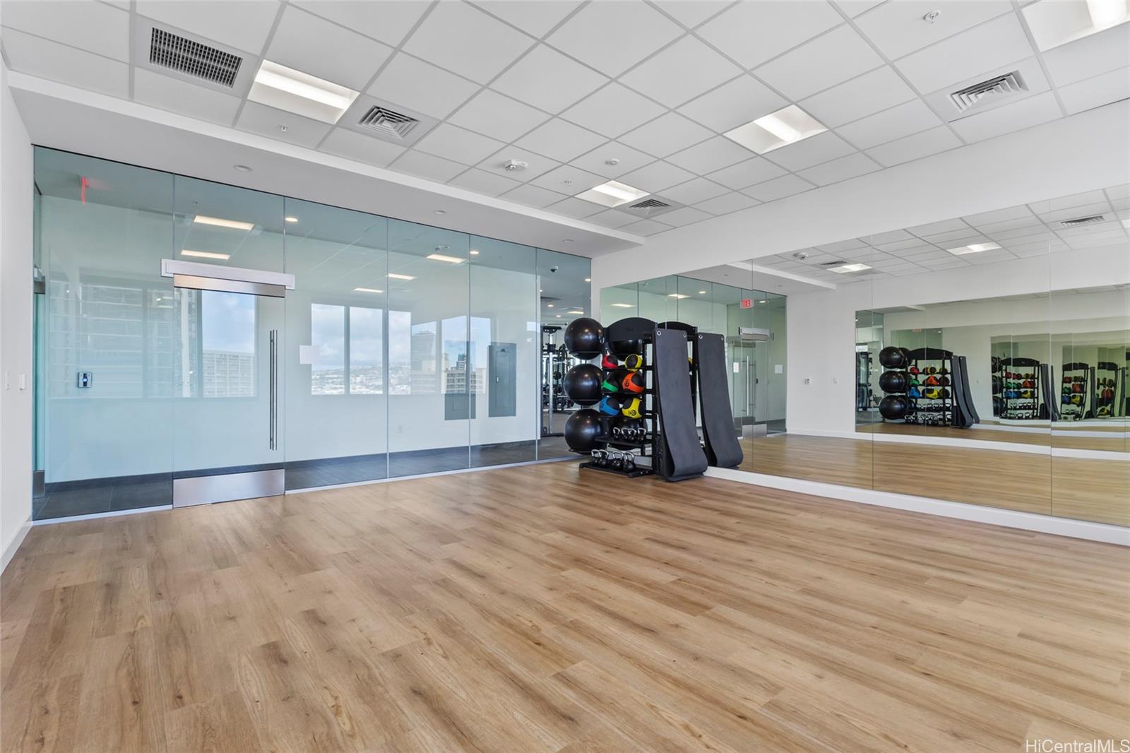 1515 Liona Street  Unit 610