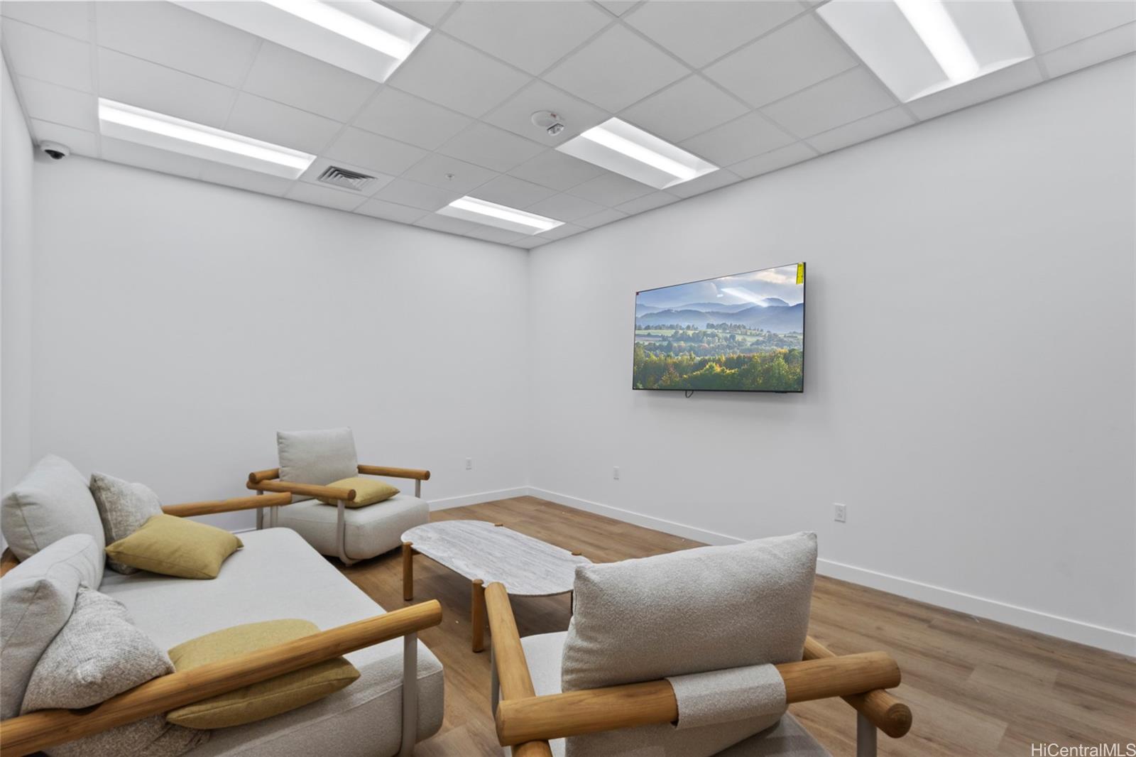 1515 Liona Street  Unit 610