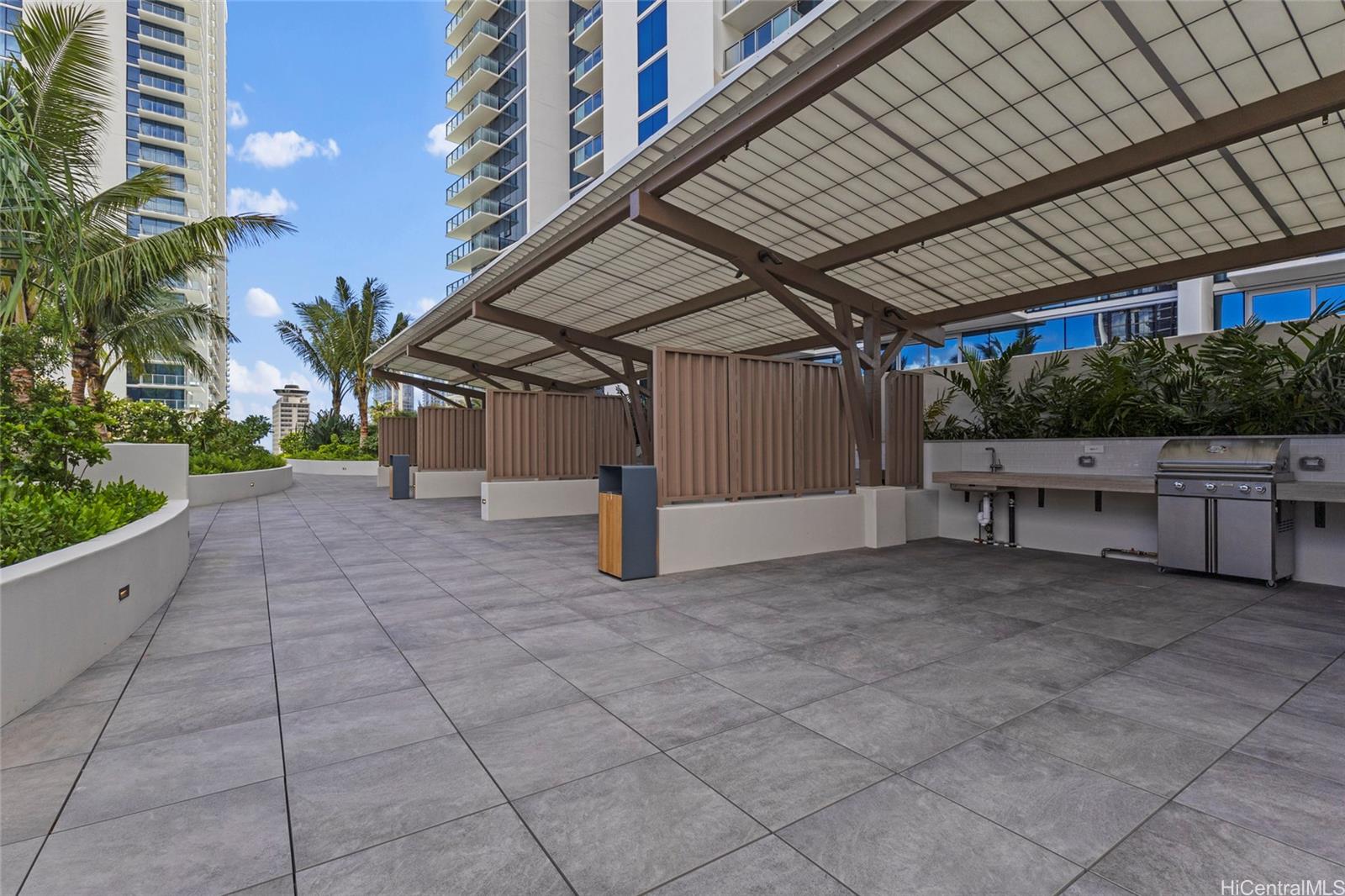 1515 Liona Street  Unit 610