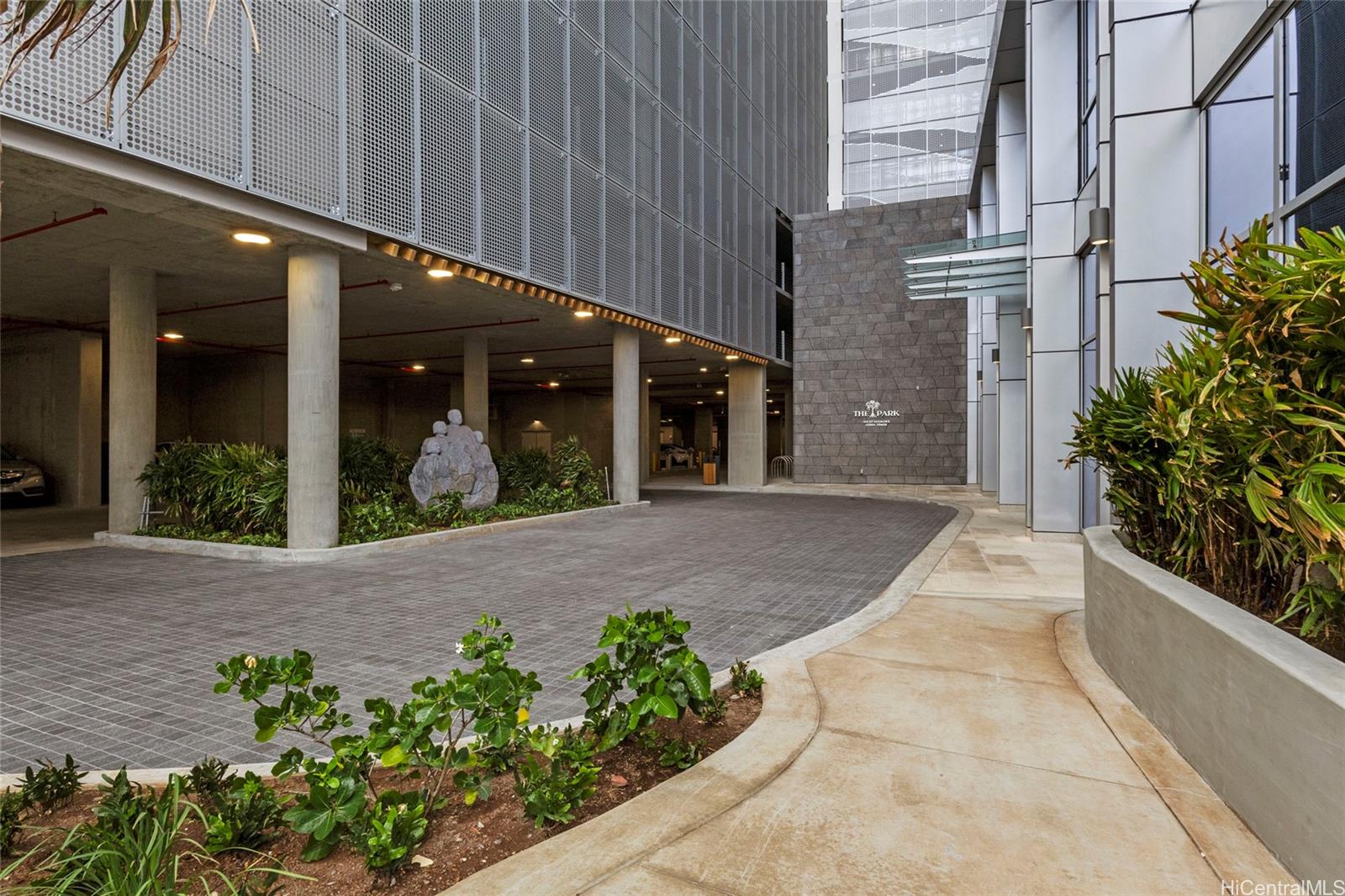 1515 Liona Street  Unit 610