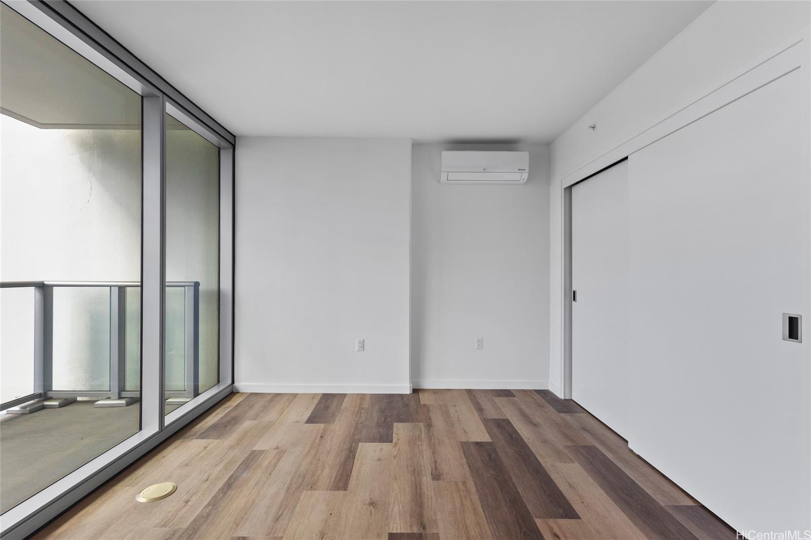 1515 Liona Street  Unit 610