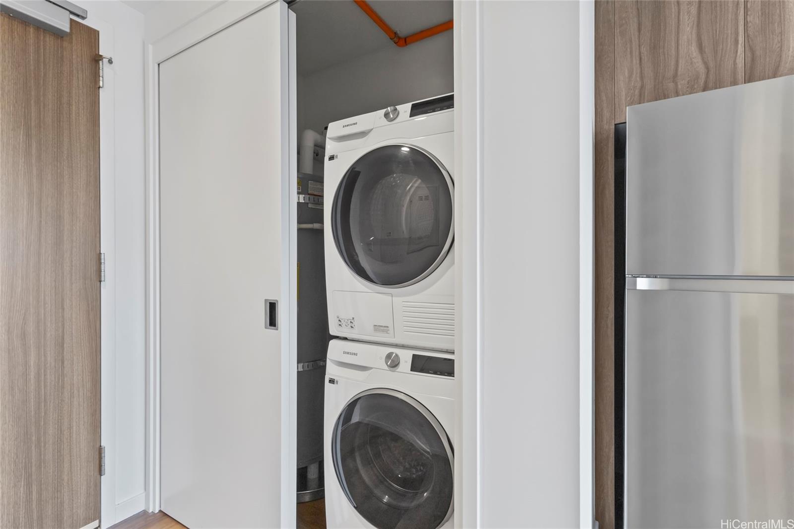 1515 Liona Street  Unit 610