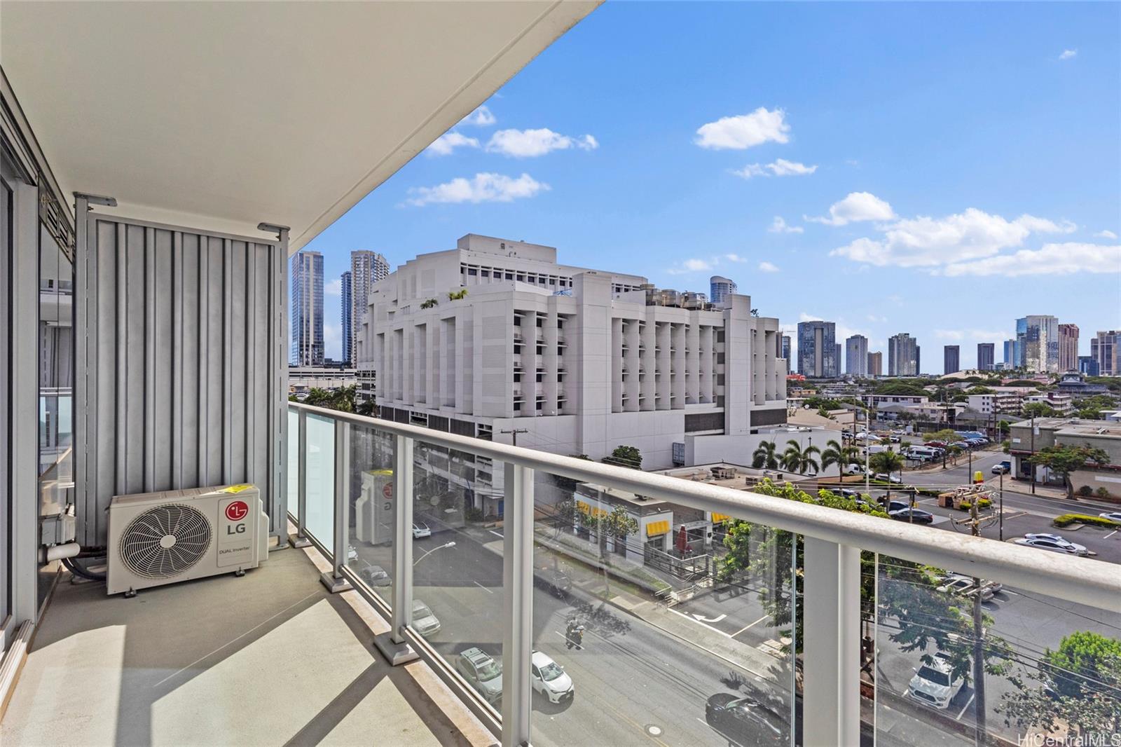 1515 Liona Street  Unit 610