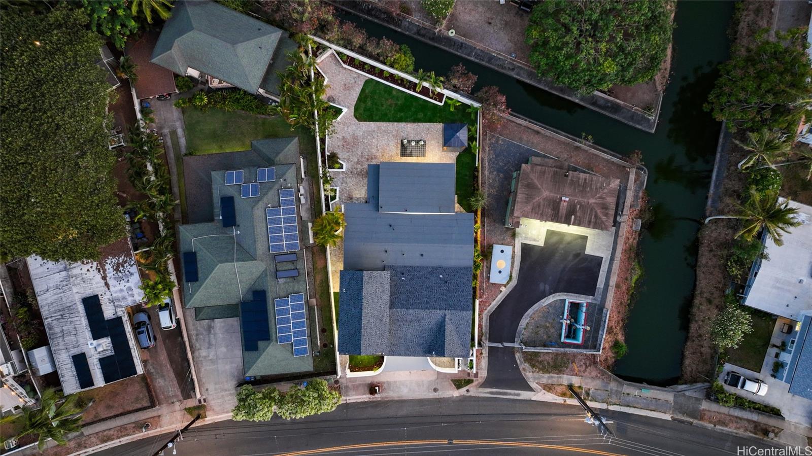 889 Akumu Street