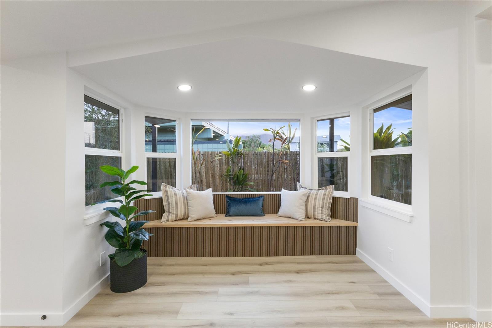 889 Akumu Street