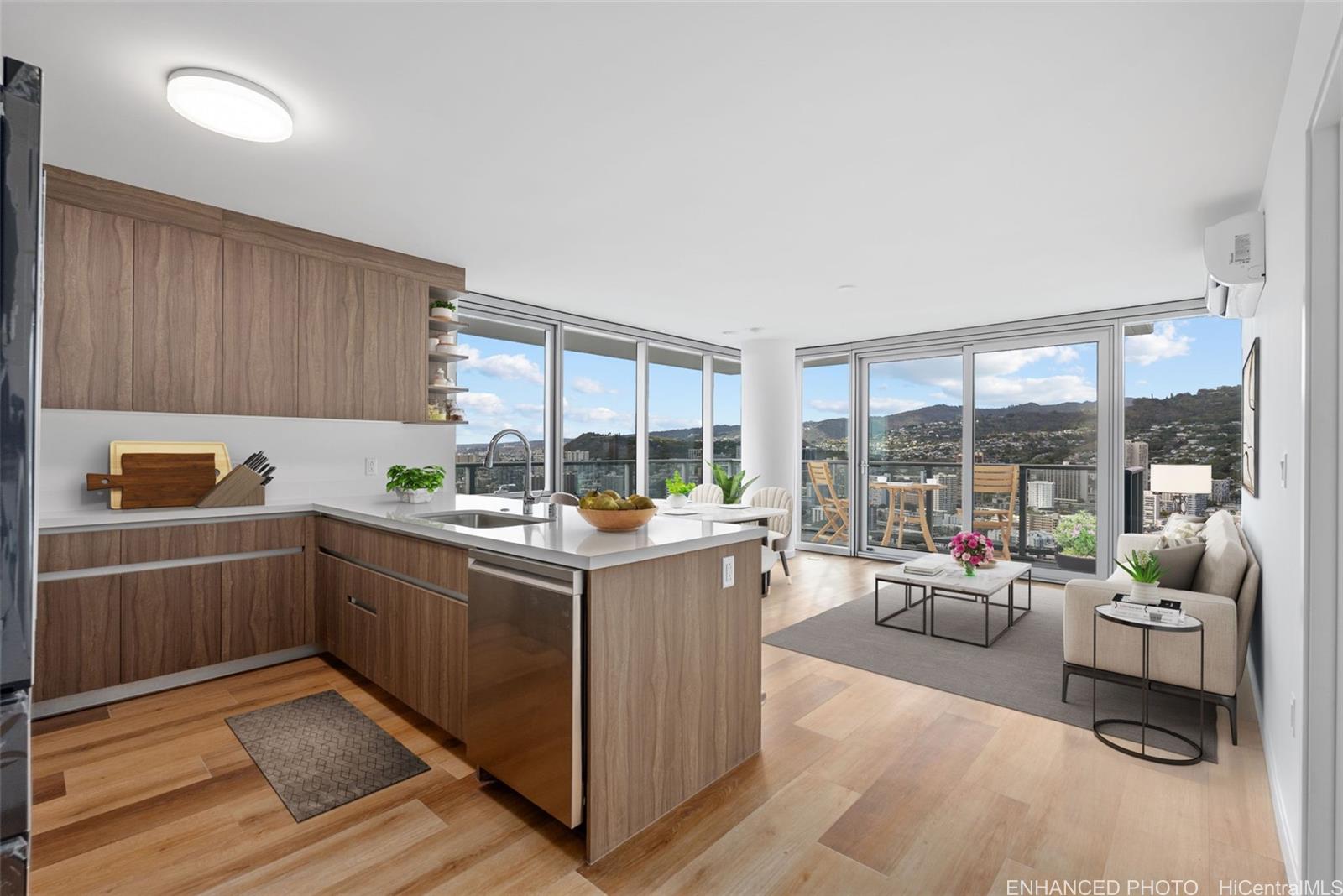 1515 Liona Street  Unit 3718