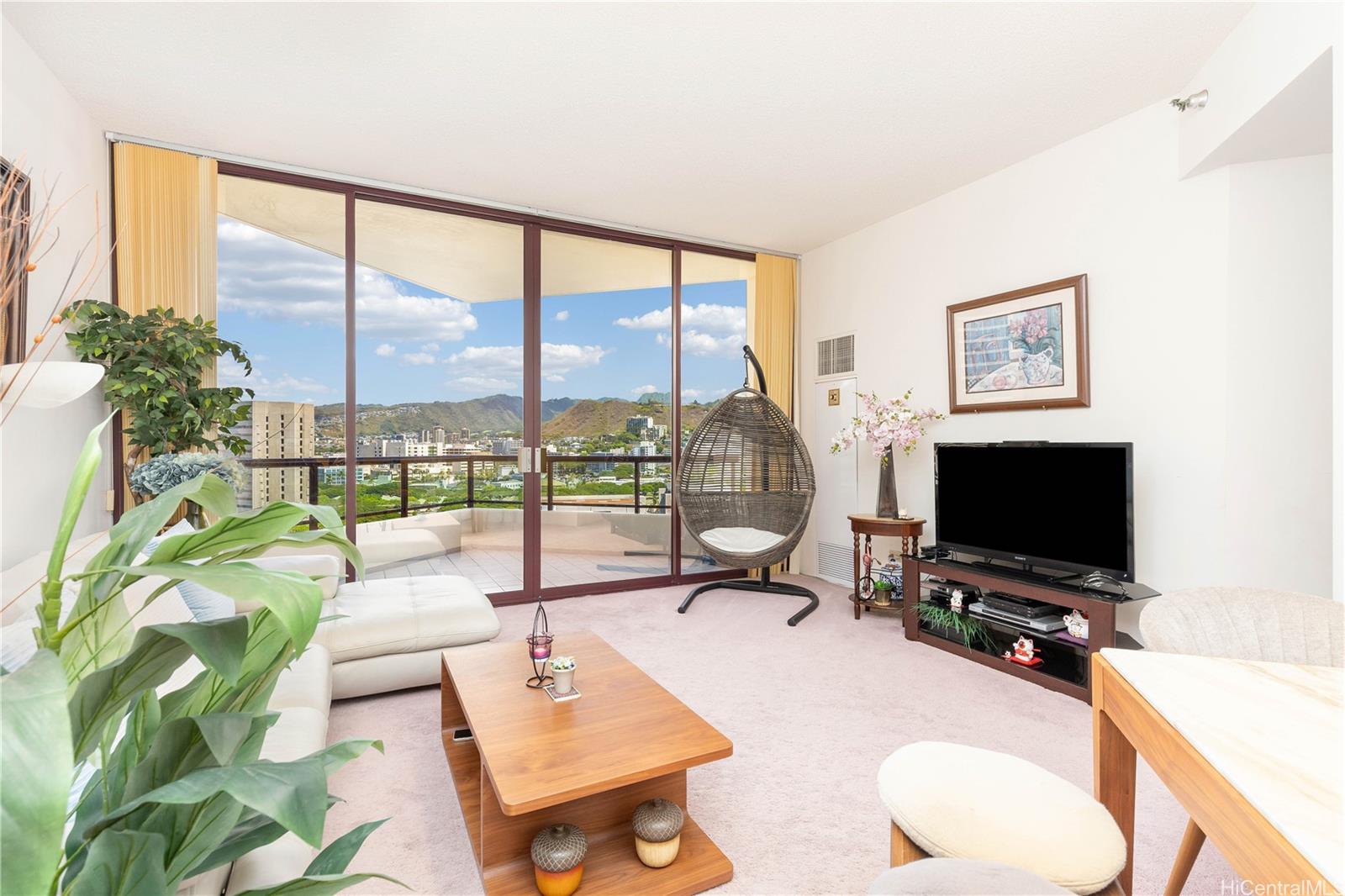725 Kapiolani Boulevard 1805