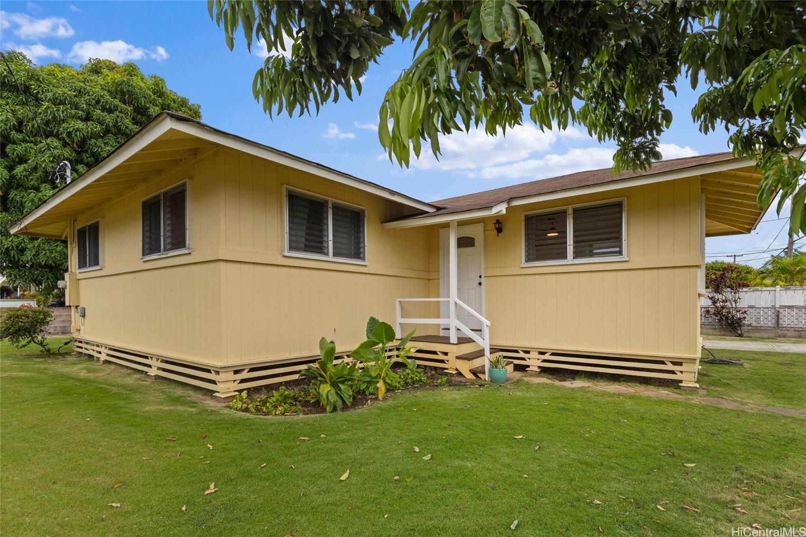 327 Kihapai Street