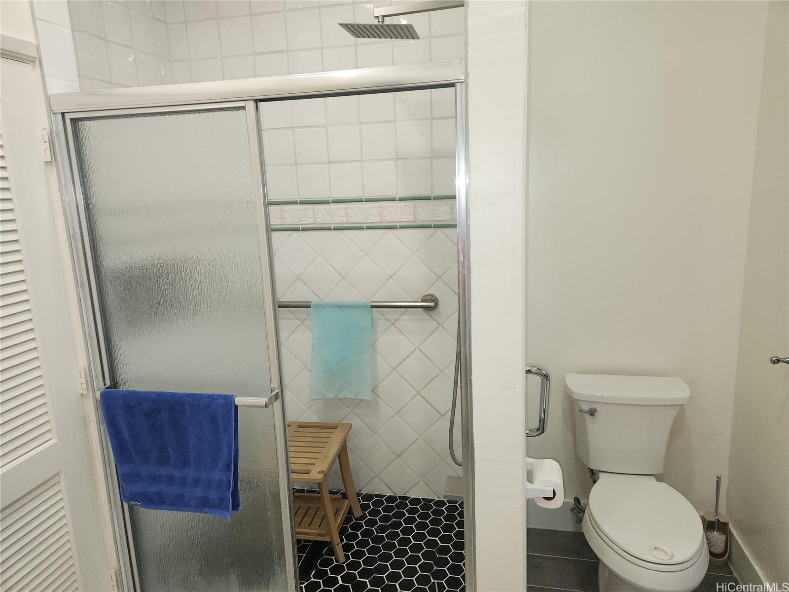 Photo 10 of 25