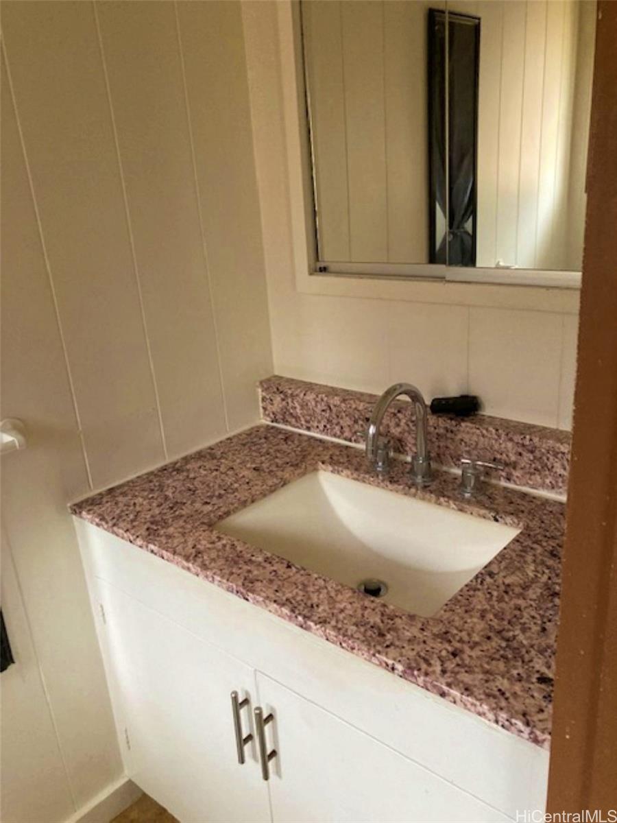 Photo 17 of 25