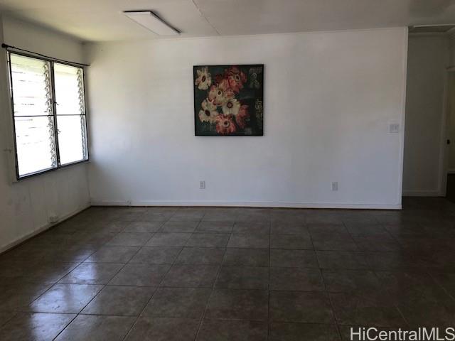 Photo 10 of 25