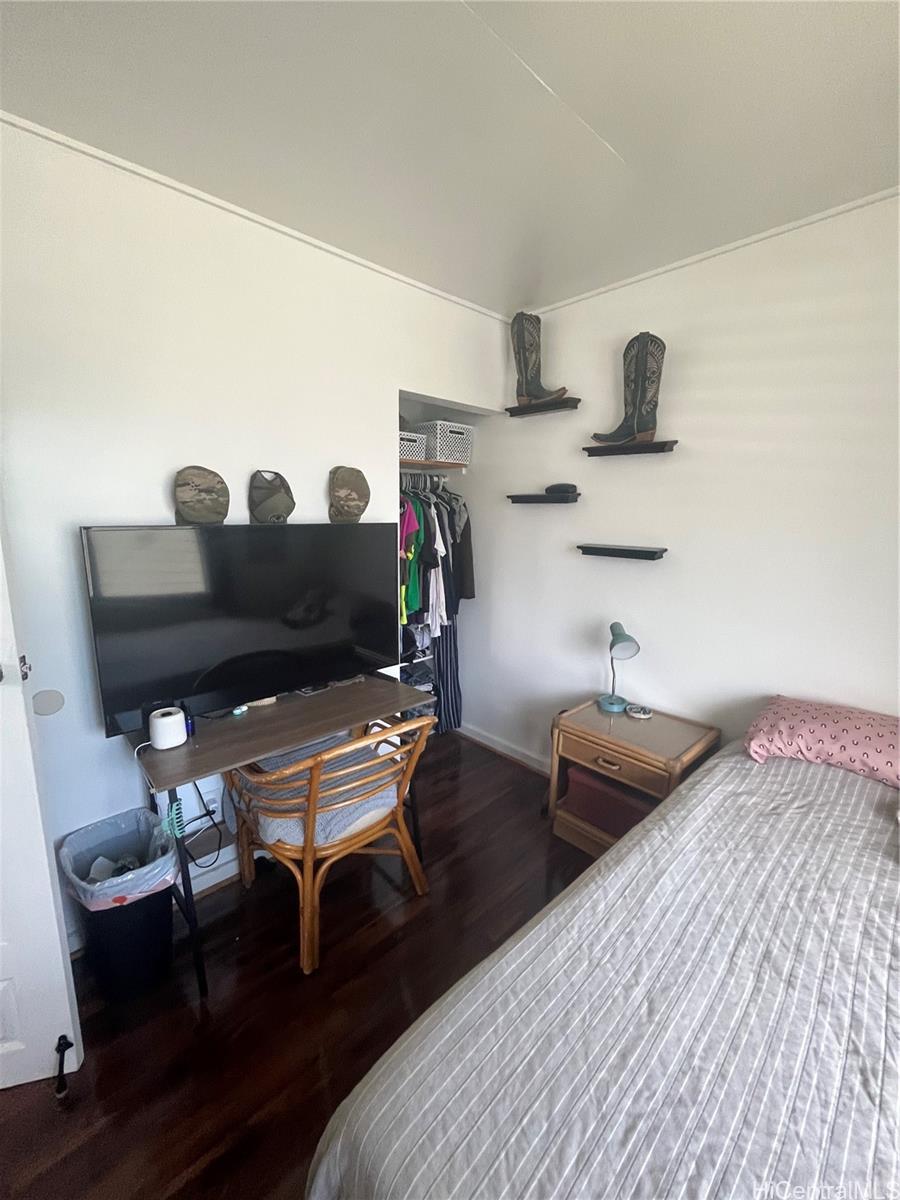 Photo 6 of 25