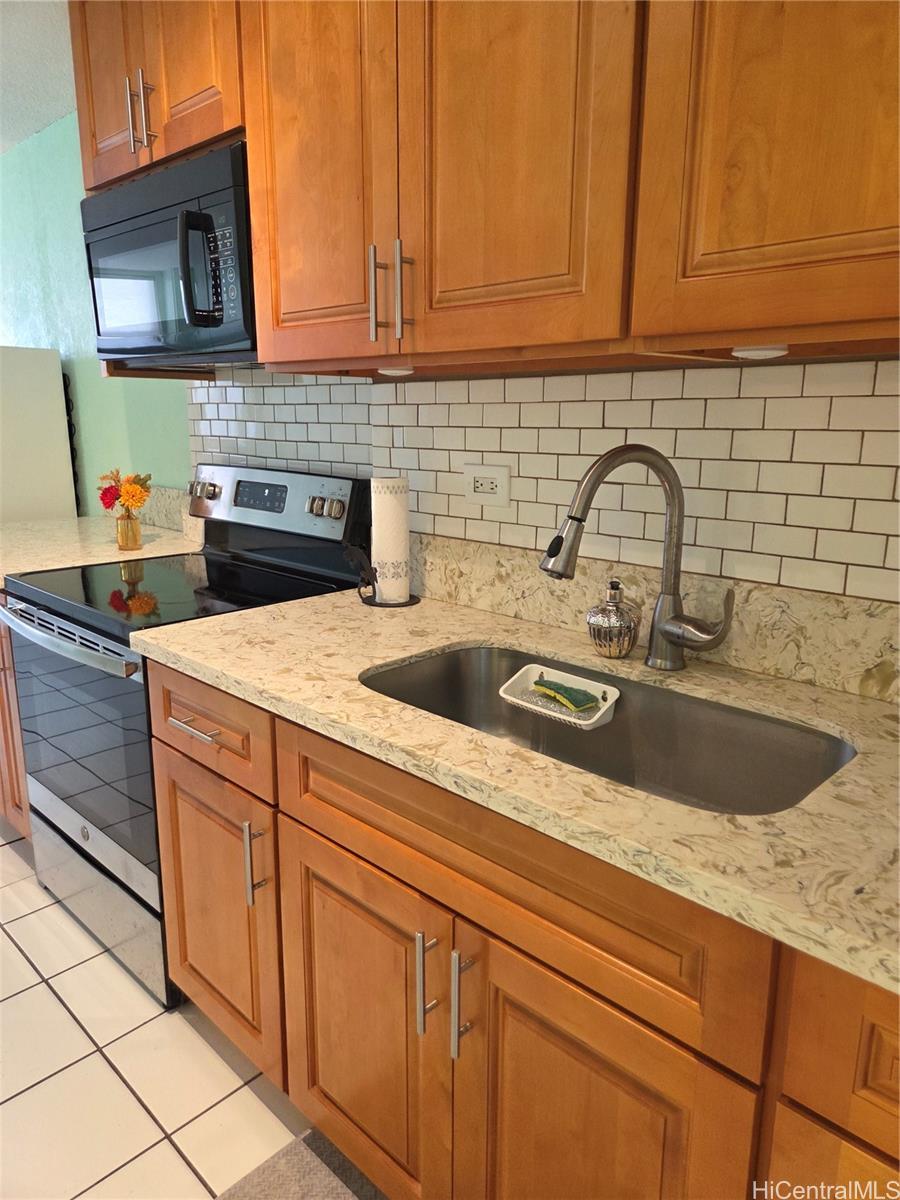 425 Ena Road B804