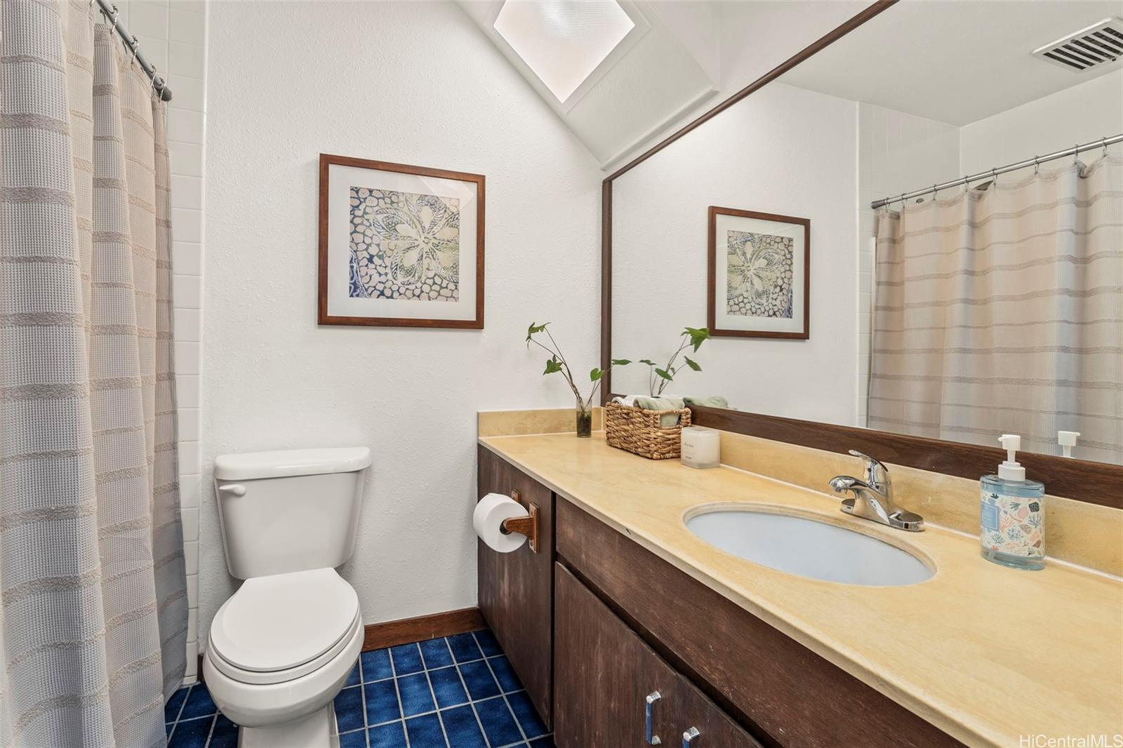 1015 Aoloa Place  Unit 437